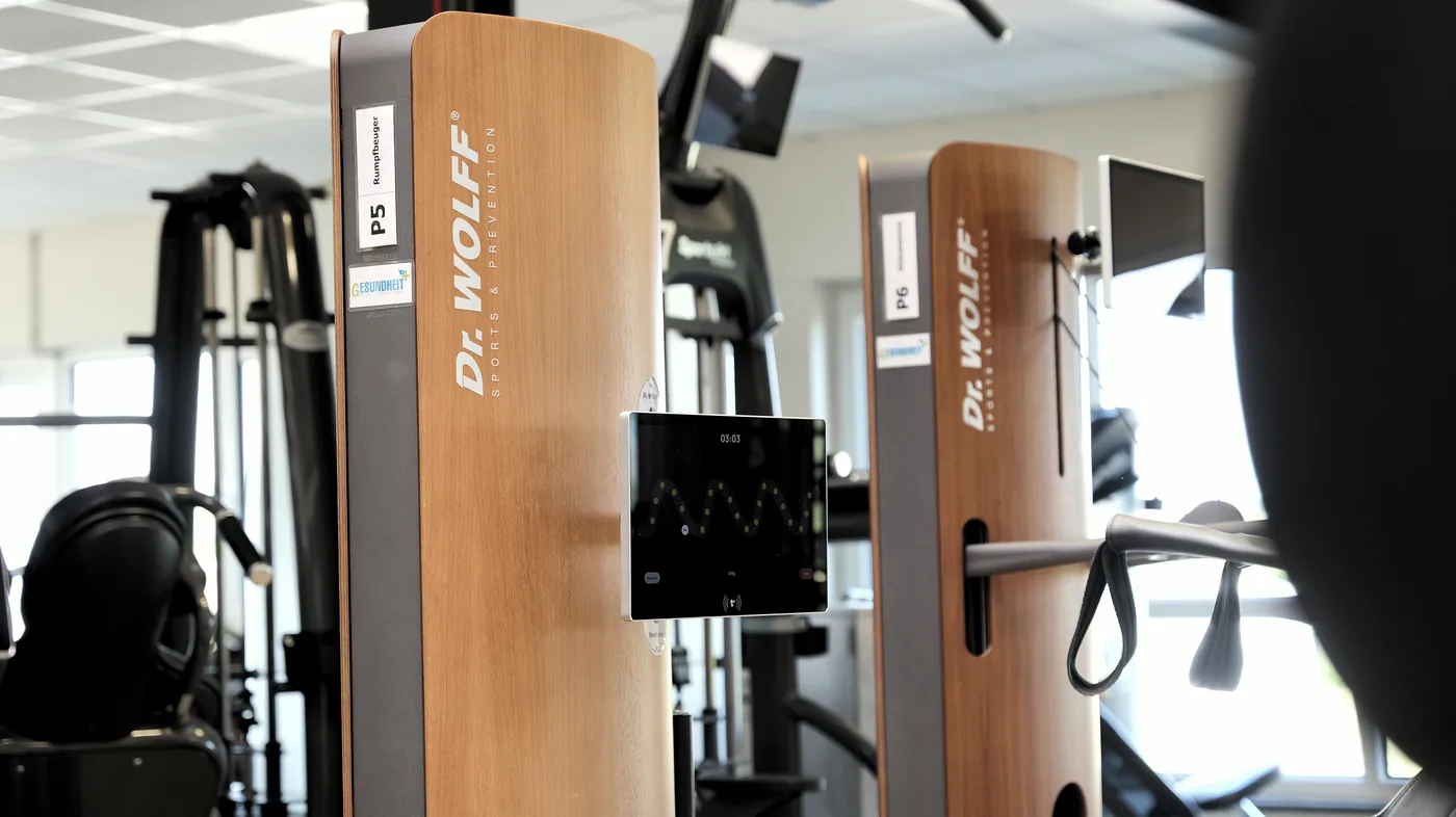 Mehrere Geräte verschiedener Hersteller mit nachgerüstetem Trackbar-Display